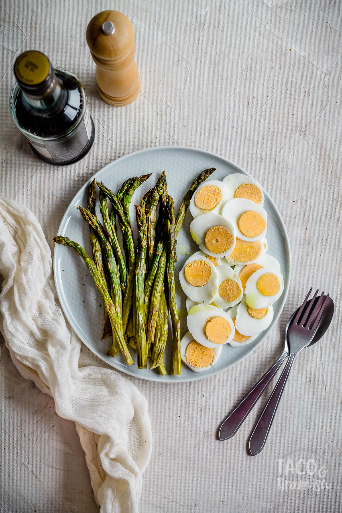 Asparagus and Boiled Eggs Salad - Taco and Tiramisu